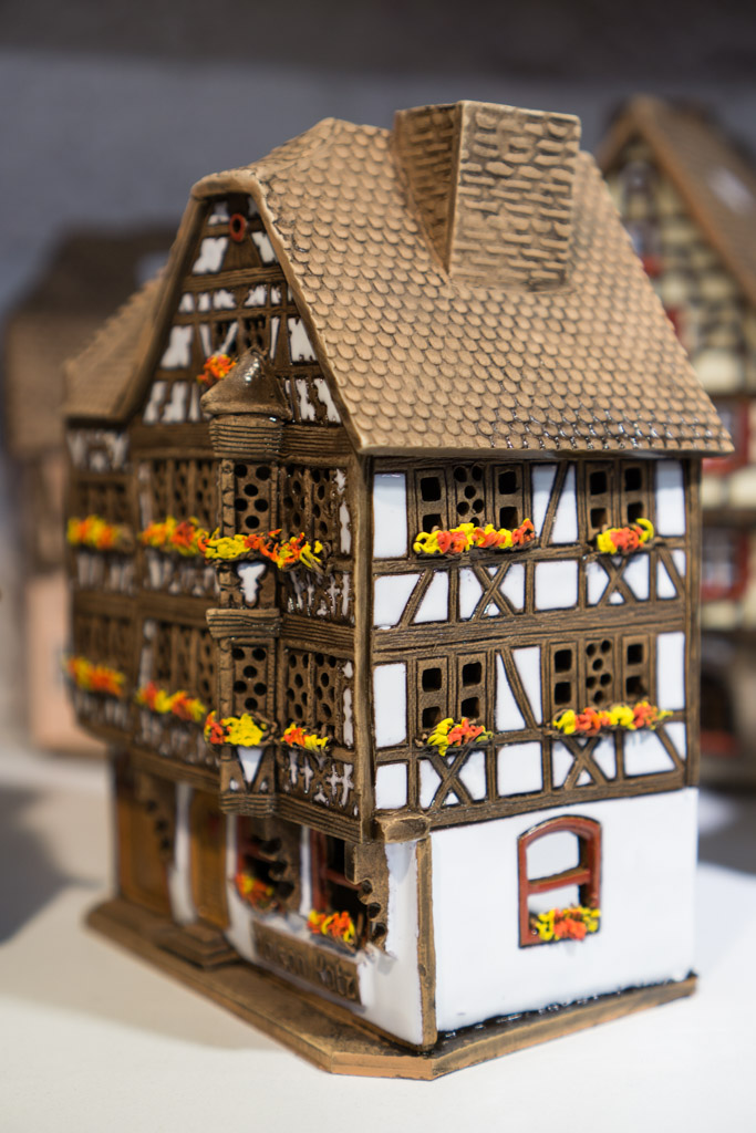 Maquette d'une Maison Typique Alsace en Carton à Construire